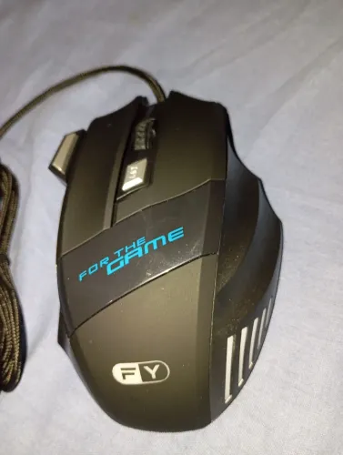 Mouse gamer fy novo com 6 botões. Não foi usado