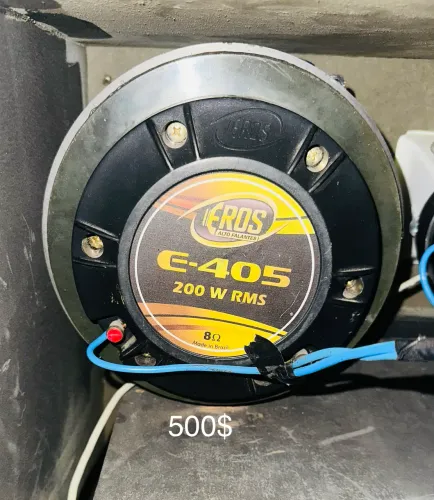 Peça de som automotivo semi nova