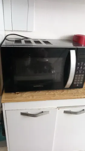 Forno de Micro-ondas de Bancada Mondial