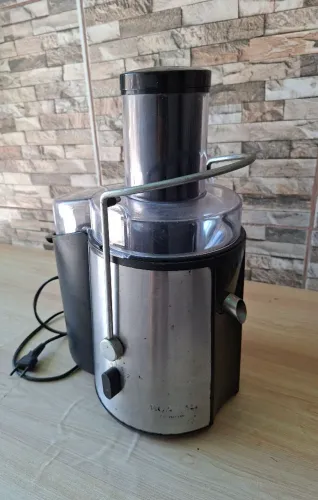Centrifuga de fruta Mondial
