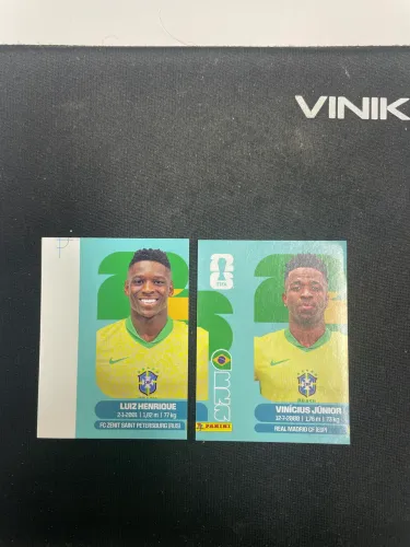 FIGURINHA VINICIUS JÚNIOR E LUIZ HENRIQUE ERRO DE CORTE