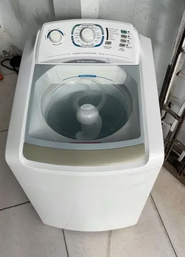 Vendo máquina de lavar electrolux 10 kg 110w