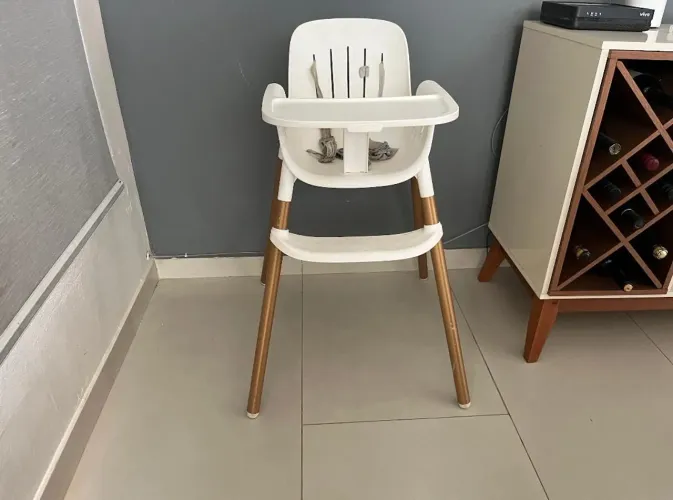 Cadeirinha de alimentação 