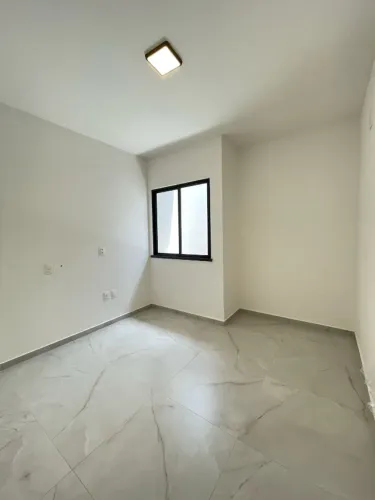 Casa com três quartos sendo dois suítes no Eusébio - 90m²