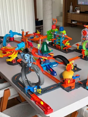 Pista Hot Wheels City - 16 módulos variados