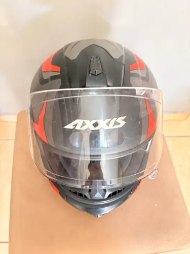 Capecete semi novo Axxis