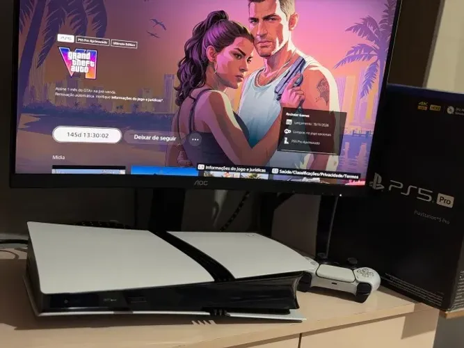 Playstation 5 Pro + 2 controles