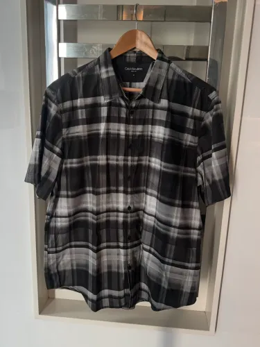 Camisa social manga curta com estampa xadrez Calvin Klein