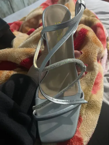 Vendo salto use stsy, usado apenas uma vez em perfeito estado
