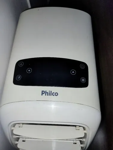 Vende-se ar condicionado Philco portátil. 900,00