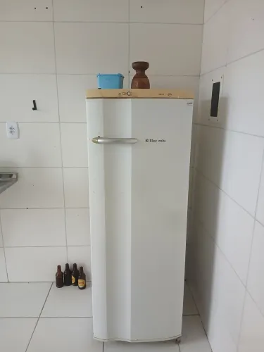 Gelaladeira muito conservada 