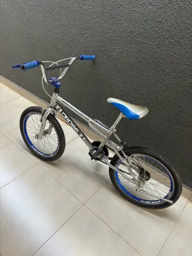 Bicicleta BMX aro 20