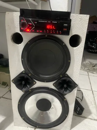 Vendo essa caixa de som