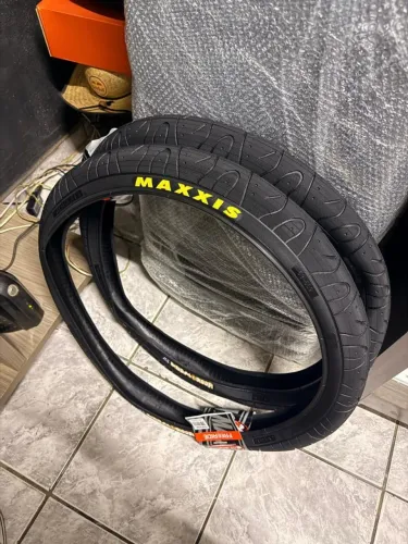 Par Pneus Maxxis Hookworms aro 26
