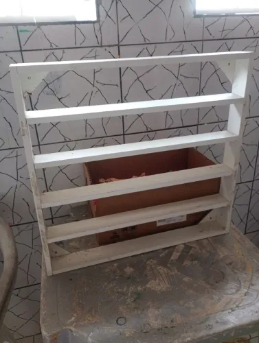 Prateleira de esmalte