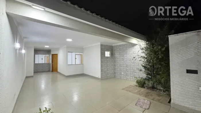 Casa para venda com 03 quartos em Maringá PR.