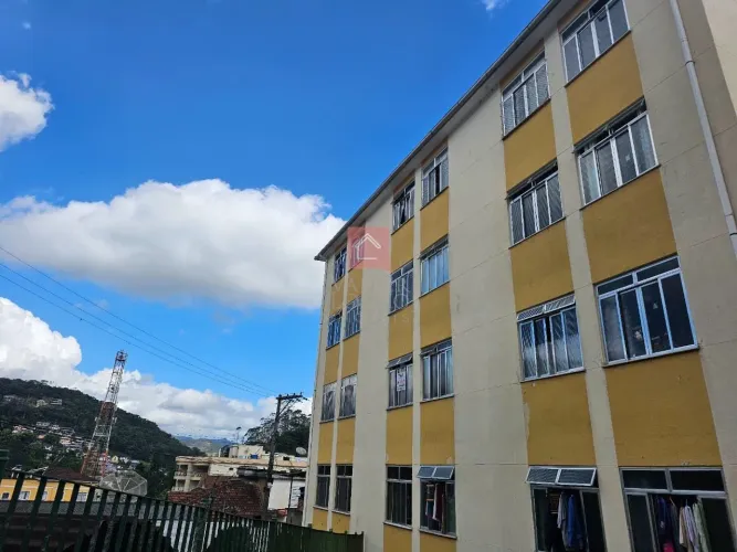 Apartamento para locação no BNH da Mosela.