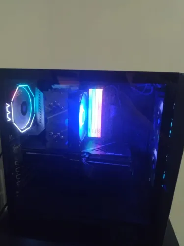 PC Gamer RX 7600 + 32GB de RAM + Ryzen 7 5700X