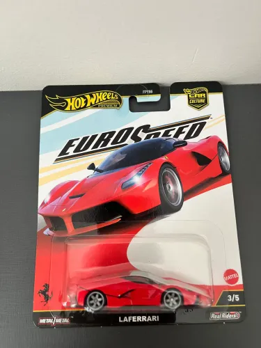 Carrinho Hotwheels Premium FERRARI LaFerrari