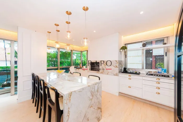 Apartamento com 3 dormitórios para alugar, 266 m² por R$ 26.060,02/mês - Cabral - Curitiba
