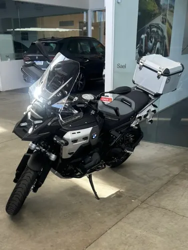 Vendo BMW R 1300 Gs triple black em estado de 0km apenas 780 km