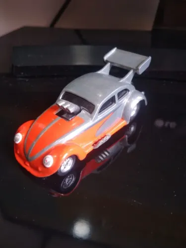 MINIATURA 1/64 da MATTEL FUSCA DRAG COOL CLASSICS