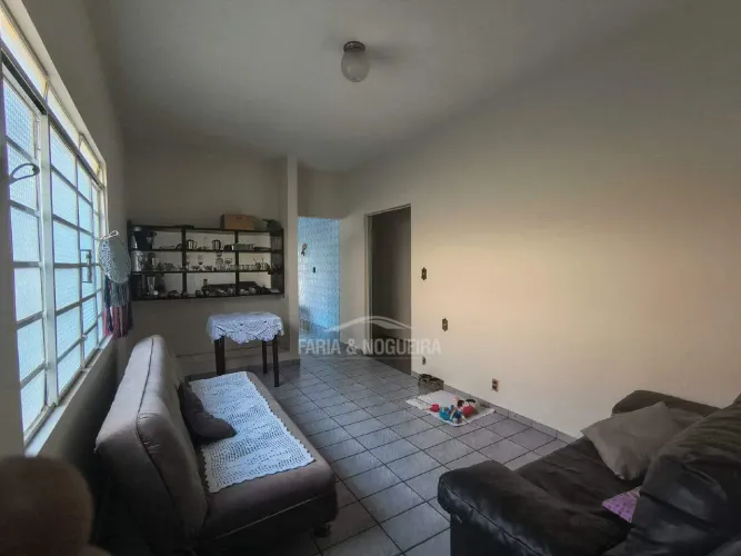 Casa à venda, 4 quartos, 1 suíte, 1 vaga, Zona Central - Rio Claro/SP