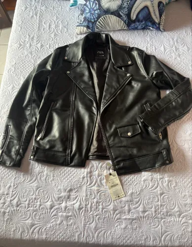 Jaqueta de couro preta