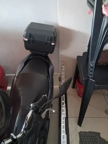 Baú pra moto super conservado