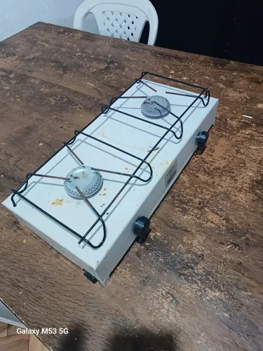 Vendo um. Fogão de 2 bocas em perfeitas condições