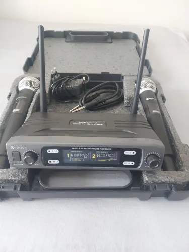 Sistema de Microfone Sem Fio Duplo LESON LS902 PRO