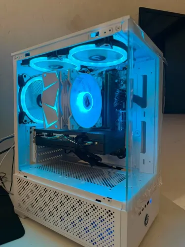 PC Gamer i3-10100F + RX 580 8GB + 16GB + SSD NVMe + HD 1TB + Kit Gamer