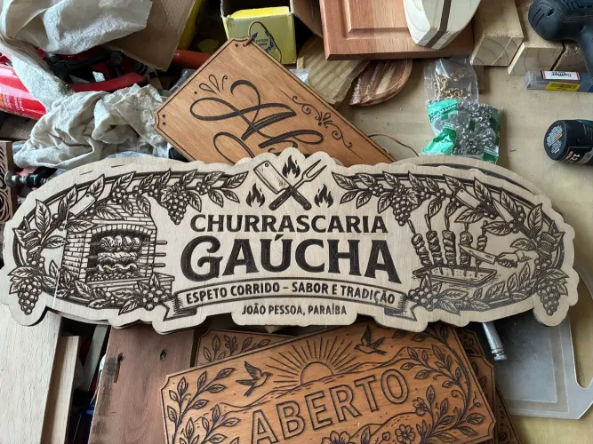 Placa Área Gourmet / Churrasqueira em Madeira Nobre Grande