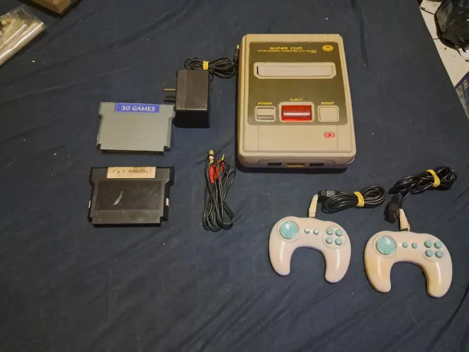 Vendo Nintendo modelo dos jogos japoneses !!! Aparelho com preto !!!