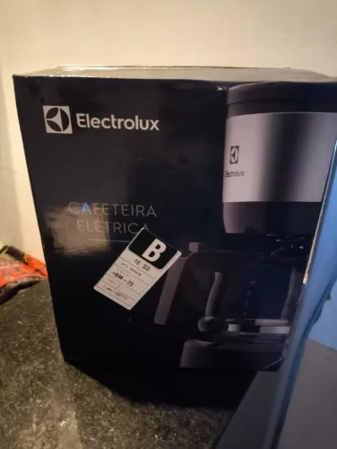 Cafeteira Elétrica Electrolux 15 Xícaras Inox Preta Ecm10 Grafite