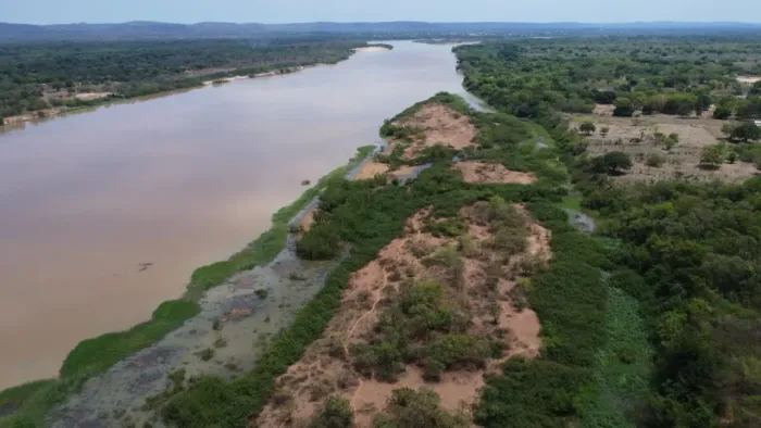 Fazenda de 500 hectares, toda plana, solo argiloso, 500 mts de Rio S. Francisco - Januári