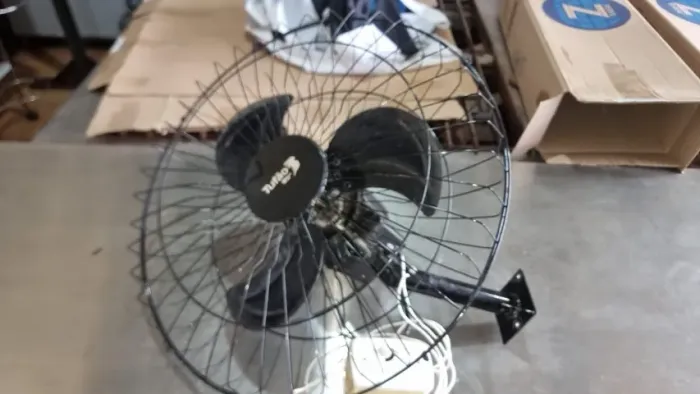 Ventilador Tufão Loren Sid pá de metal com controle de velocidade e seletor 110/220 volts 