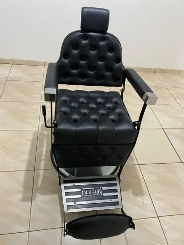 Cadeira Marri Hidráulica e Reclinável para Barbearia