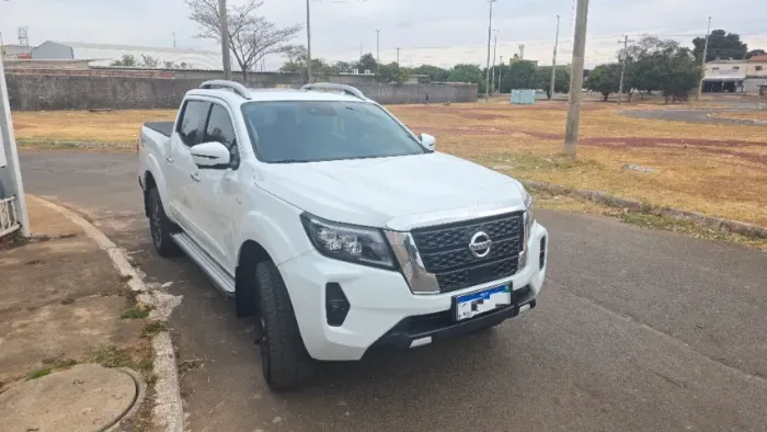 Nissan Frontier Plati. CD 2.3 Bi-TB Dies.aut. 2023