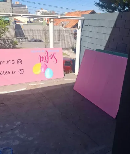 Placa de acm rosa e toldo rosa 