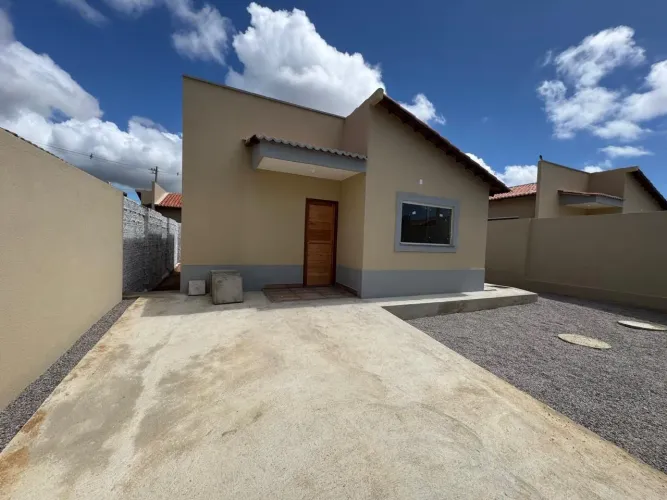 Casa em lote de esquina no Jardim Botânico