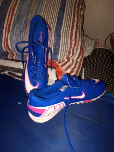Chuteira society Nike mercurial