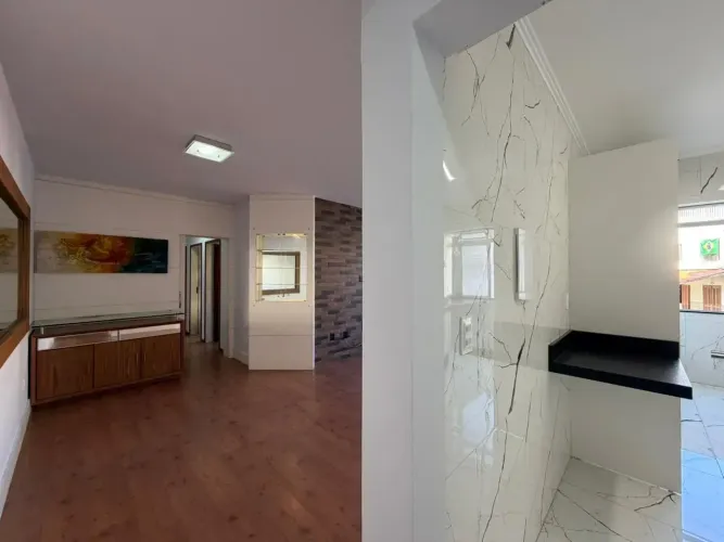 Apartamento de 03 dormitórios sendo 01 suíte no bairro Estreito em Florianópolis/SC