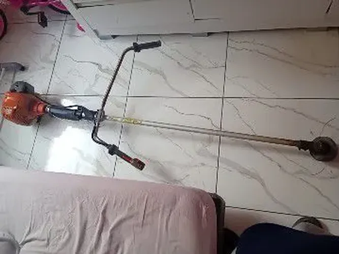 Roçadeira a venda 1600 reais aceito proposta 