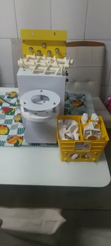 Máquina de modelar coxinhas