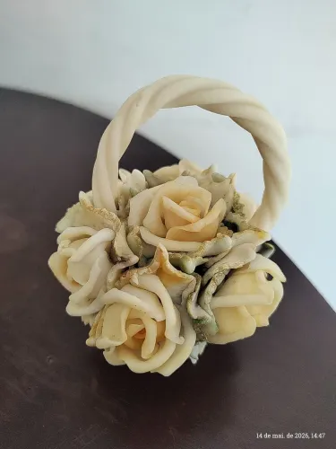 Cestinho de biscuit 