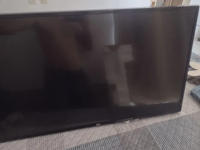 Vende-se televisão 
