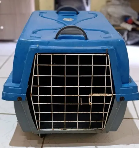 Caixa de Transporte para Pets Grande 70x60x50 cm com Porta Metálica