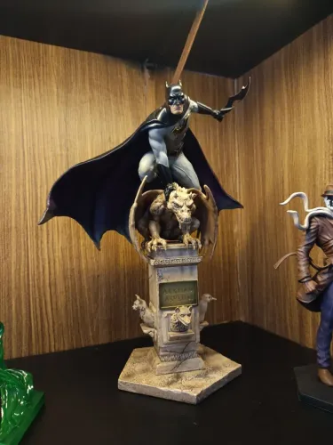 Batman Eddy barrows - 1/10 Iron Studios (Leia a descrição)
