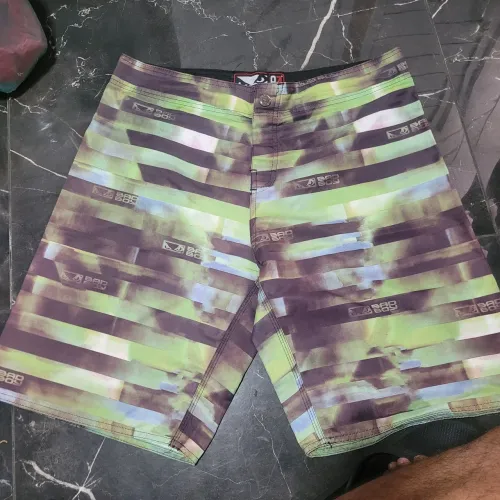 Bermudas bad boy